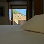 Mirabilia *
